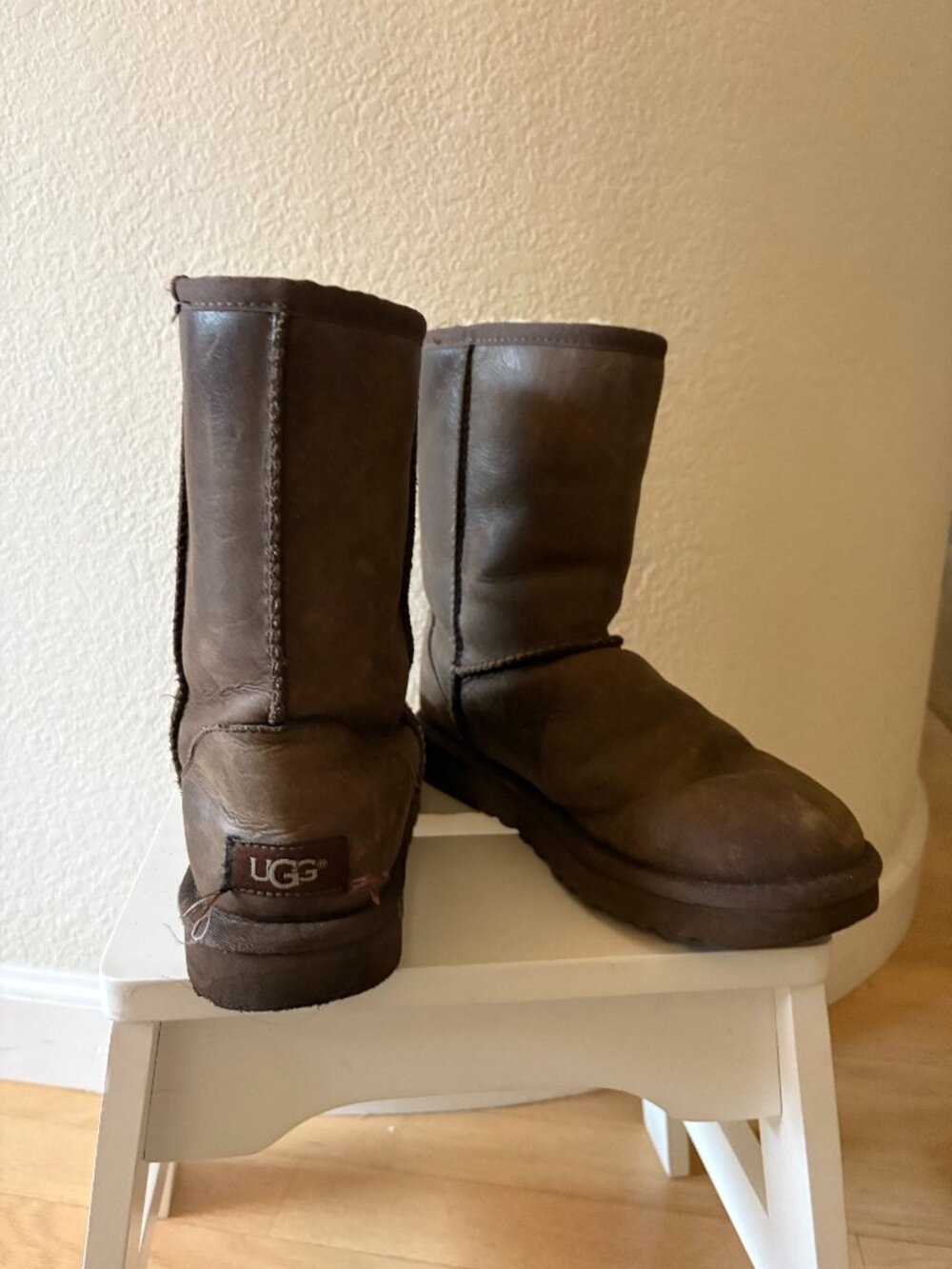UGG Classic Brown Leather Sheepskin Boots EU 38